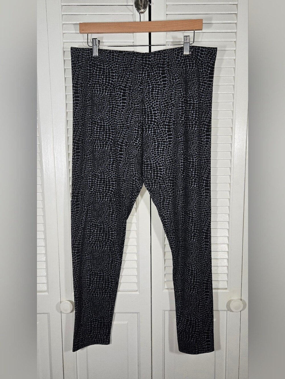 Serra Mid Rise Workout Yoga Gray Black Crocodile Skin Pattern Leggings Sz XL